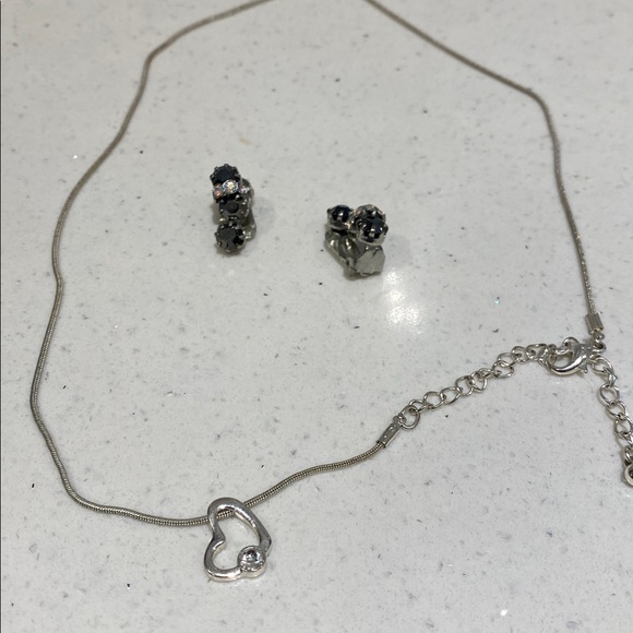 Jewelry - Elegant Silver Heart Pendant Necklace and stone crystal earrings